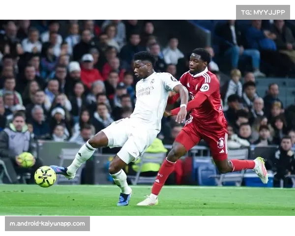 皇马中场失控暴露楚阿梅尼缺阵影响，双后腰体系面临重组压力